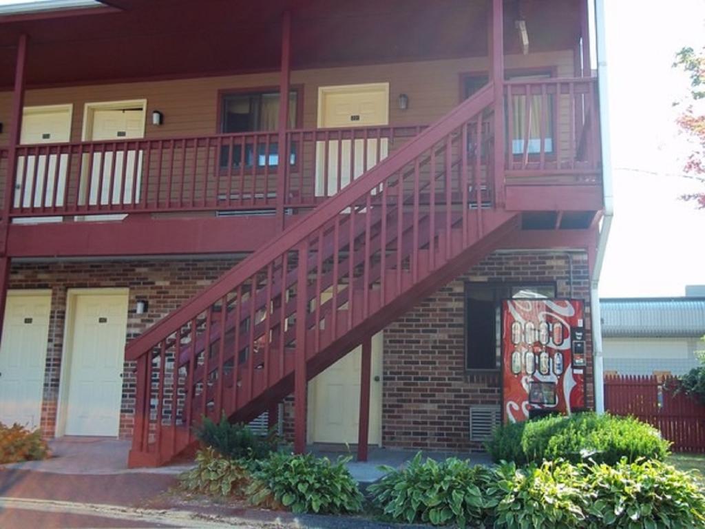 Naugatuck Motor Lodge Kültér fotó